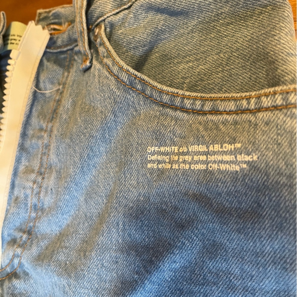 Women’s Off-White VIRGIL ABLOH Jean shorts - Picture 5 of 7